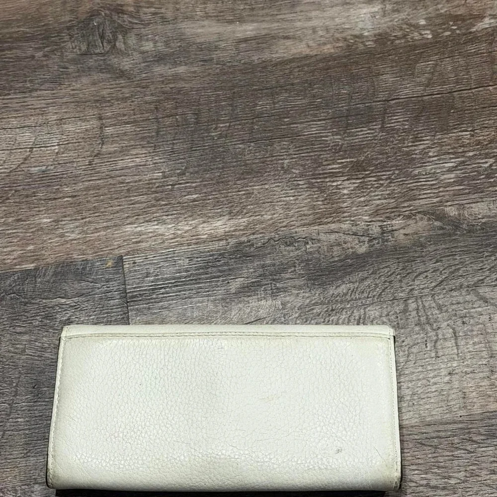 Bundle of 2 wallets